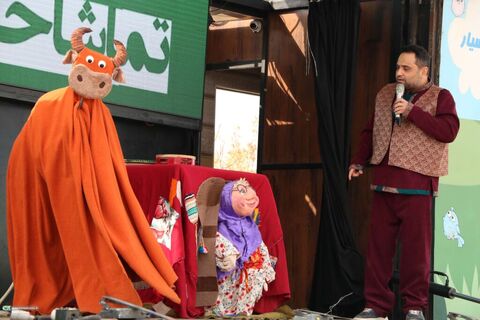 روایت تصویر از حضور تماشاخانه سیار کانون در روستاهای استان کرمان(بخش اول)