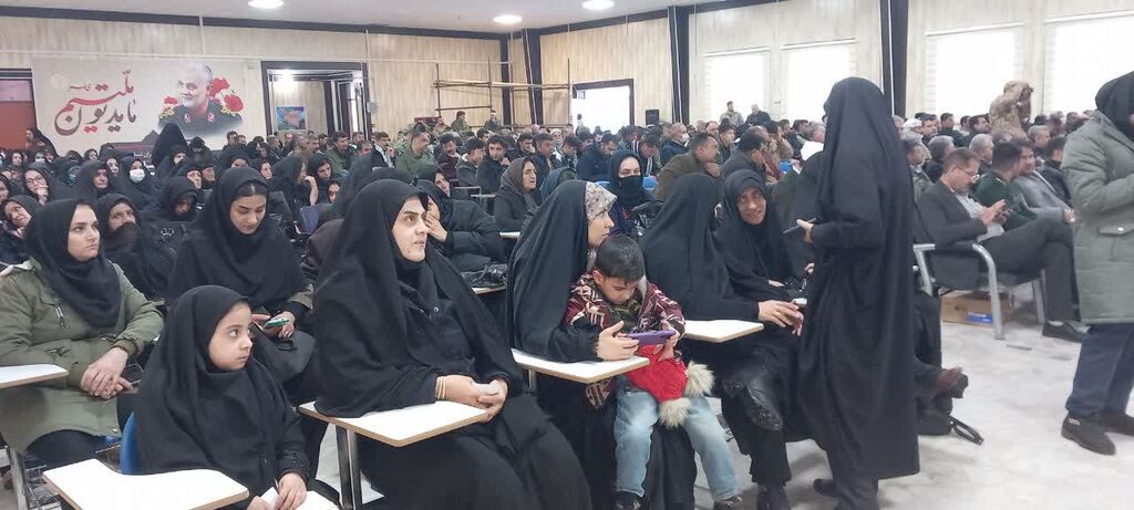 ویژه‌برنامه کرند غرب با تجلیل از "پدر" در سه قامت خانواده، شهادت و ولایت