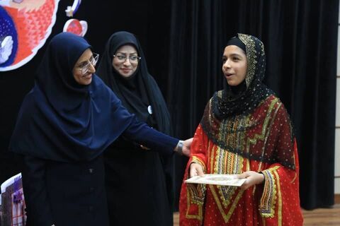 دو عضو کتابخوان برتر کشور از مرکز جاسک تجلیل شدند