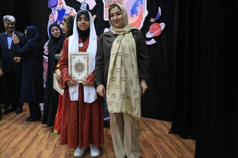 دو عضو کتابخوان برتر کشور از مرکز جاسک تجلیل شدند