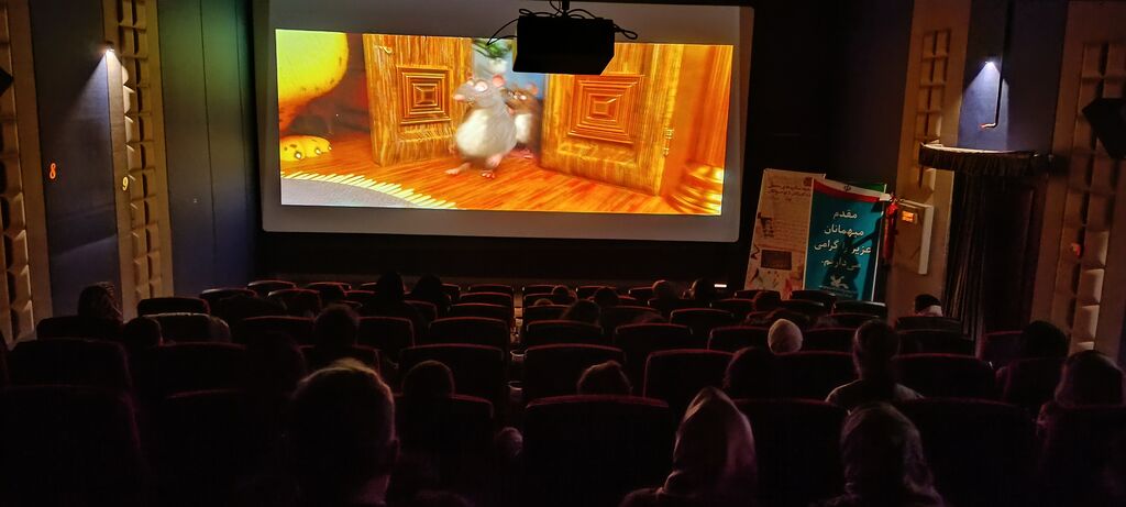 معرفی «محفل ستاره‌ها» هم‌زمان با اکران فیلم «یوز» در تبریز