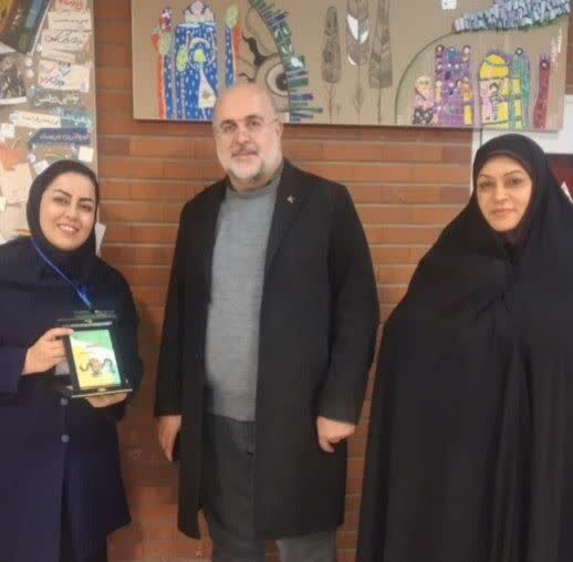 تجلیل مدیر عامل کانون کشور از مربی کرمانشاهی برگزیده طرح ثامر