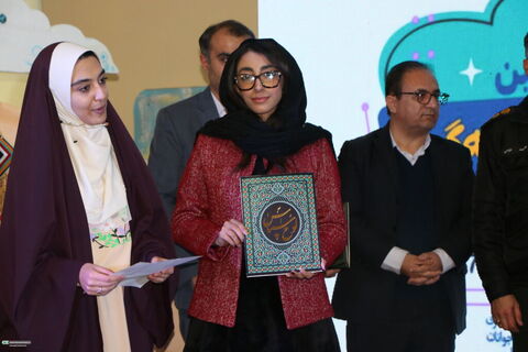 2اختتامیه بیست و هفتمین جشنواره بین المللی قصه گویی استان فارس ازنگاه دوربین (2)