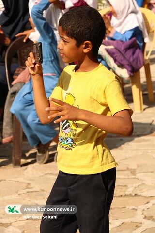 روایت تصویر از حضور تماشاخانه سیار کانون در روستاهای استان کرمان(بخش اول)