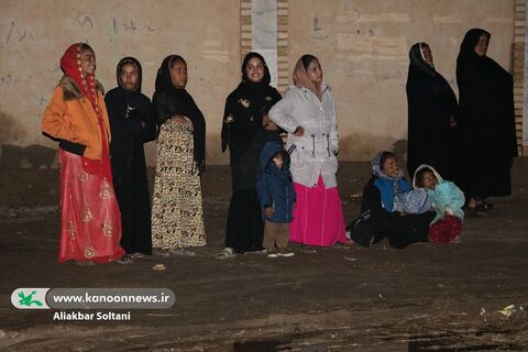 روایت تصویر از حضور تماشاخانه سیار کانون در روستاهای استان کرمان(بخش اول)