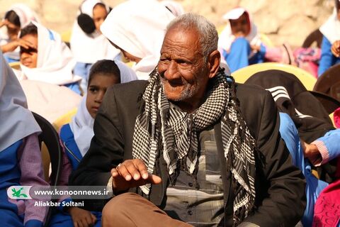 روایت تصویر از حضور تماشاخانه سیار کانون در روستاهای استان کرمان(بخش اول)