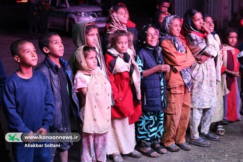 روایت تصویر از حضور تماشاخانه سیار کانون در روستاهای استان کرمان(بخش اول)