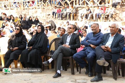 تماشاخانه سیار کانون در استان کرمان