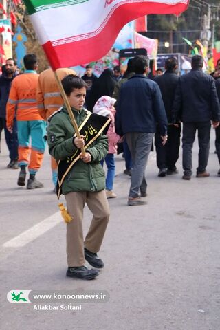 تماشاخانه سیار کانون در مسیر گلزار شهدا