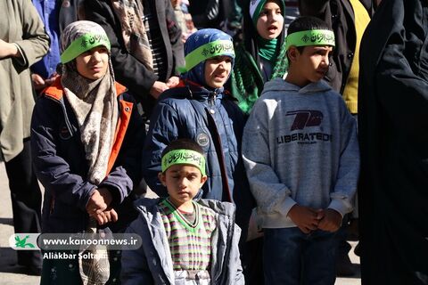 تماشاخانه سیار کانون در مسیر گلزار شهدا