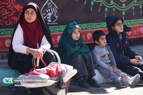 تماشاخانه سیار کانون در مسیر گلزار شهدا