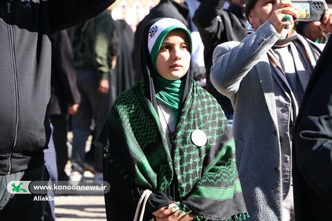 تماشاخانه سیار کانون در مسیر گلزار شهدا