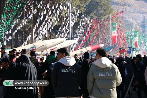 تماشاخانه سیار کانون در مسیر گلزار شهدا