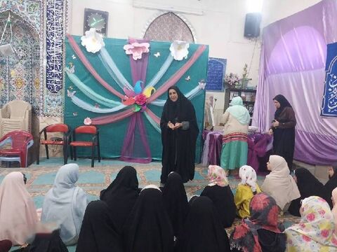 حضور  مدیرکل و مربیان کانون فارس در جمع معنوی معتکفین