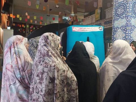 حضور  مدیرکل و مربیان کانون فارس در جمع معنوی معتکفین