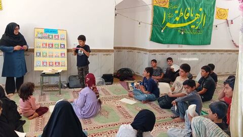 حضور  مدیرکل و مربیان کانون فارس در جمع معنوی معتکفین