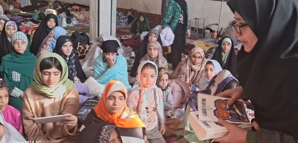 کانون کنگاور مطالعه کتاب را به آیین‌ معنوی اعتکاف برد