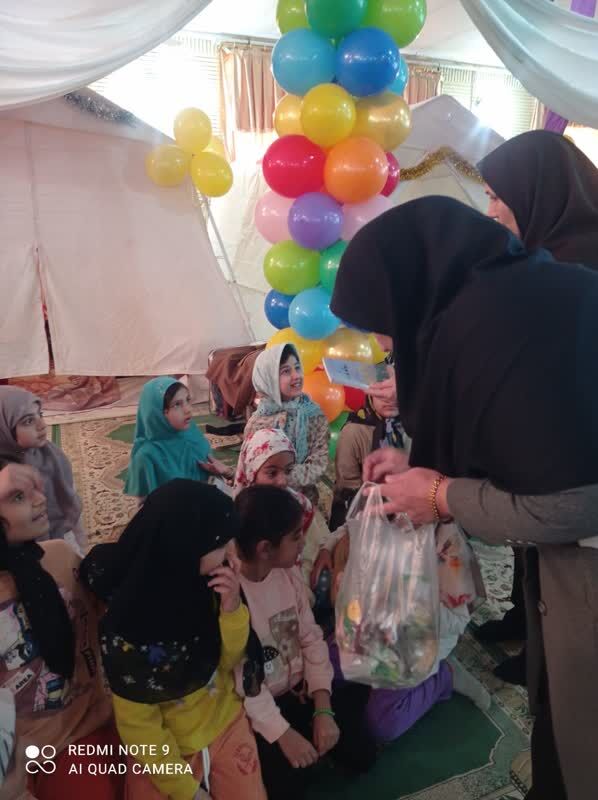 اجرای فعالیتهای فرهنگی کانون ایلام درمراسم اعتکاف