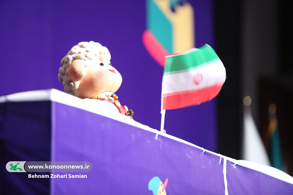 عروسک تلویزیونی ململ در دهمین نمایشگاه ملی اسباب بازی حضور عروسک محبوب «ململ» در رویداد بازی و اسباببازی سیرجان