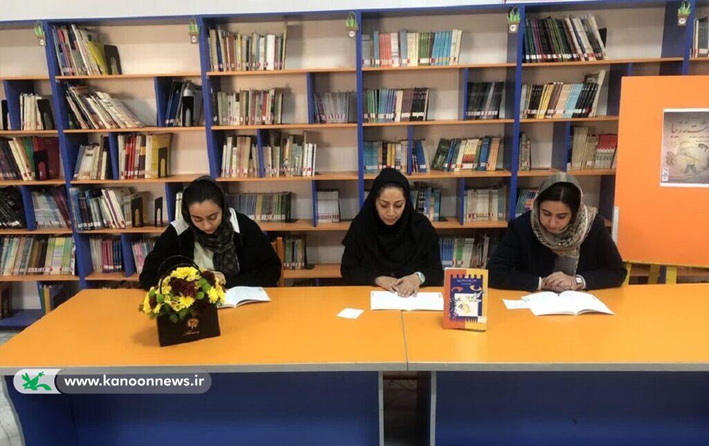 نمایشنامه خوانی نمایش نه زشت نه زیبا در اراک اجرای طرح سراسری «هزار رویا، یک نگاه» در استانهای کشور