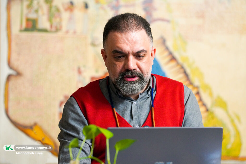 علی اکبر زین العابدین در نشست موزه تاریخ کانون موزه کودک باید بستری برای پرسشگری کودک باشد