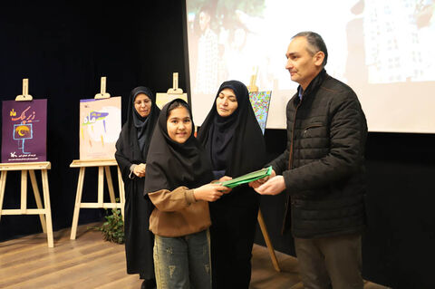 آیین رونمایی از کتاب «زمزمه برگ‌ها» در کانون استان اردبیل