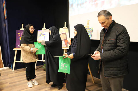 آیین رونمایی از کتاب «زمزمه برگ‌ها» در کانون استان اردبیل