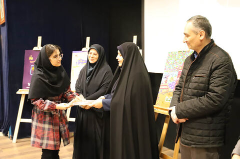 آیین رونمایی از کتاب «زمزمه برگ‌ها» در کانون استان اردبیل