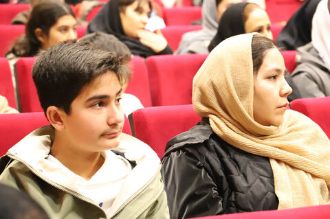 آیین رونمایی از کتاب «زمزمه برگ‌ها» در کانون استان اردبیل