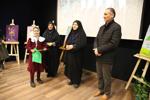 آیین رونمایی از کتاب «زمزمه برگ‌ها» در کانون استان اردبیل