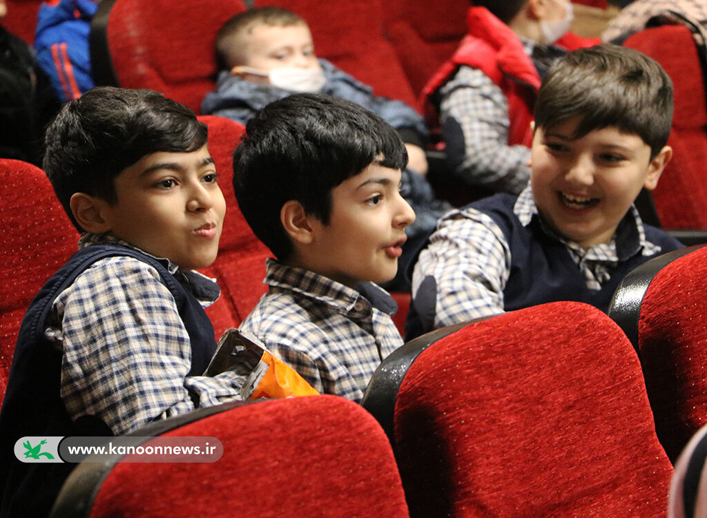 «تنبل احمد» به گیلان سفرکرد/ اجرای نمایش عروسکی «گروه هنری میکا» درسینما کانون رشت