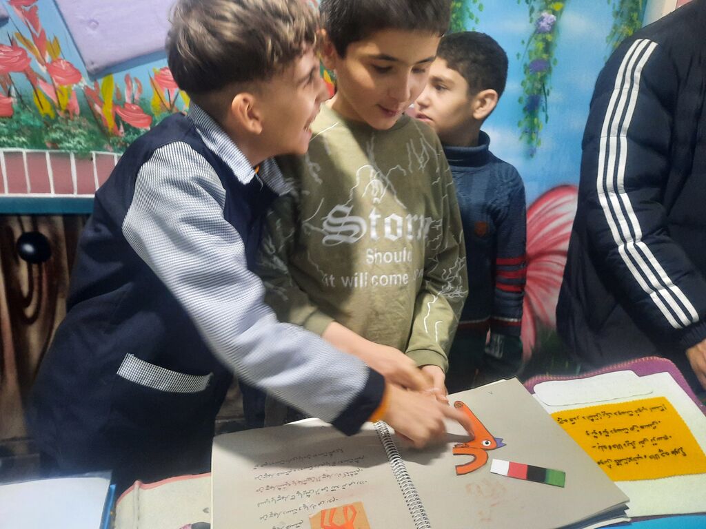 ایستگاه آخر نمایشگاه کتاب‌های حسی- لمسی در مرکز 2 ملایر