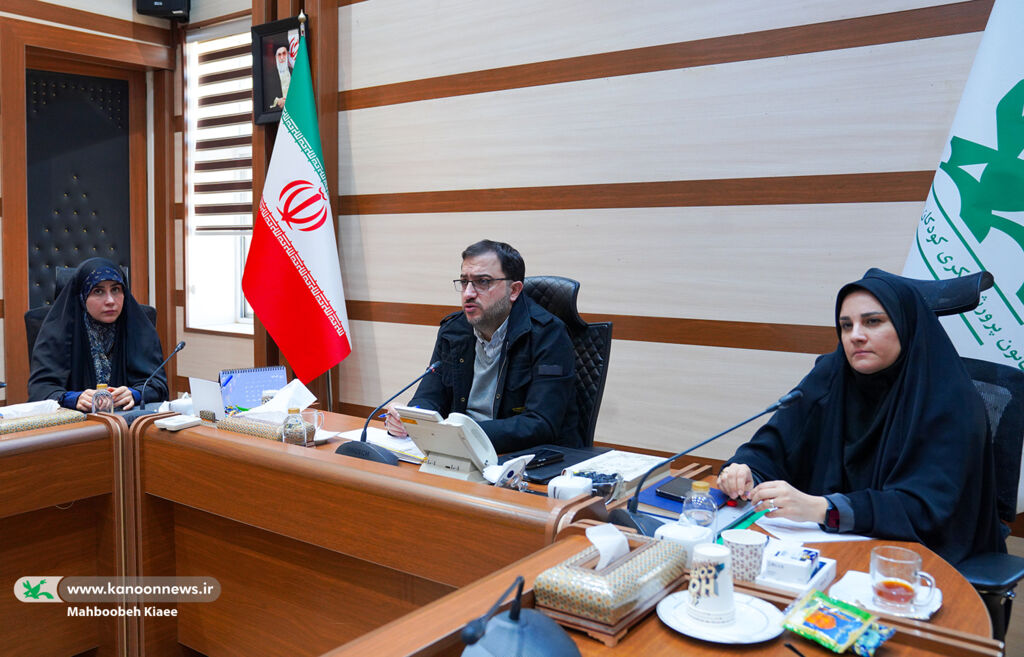 پخش برنامه «محفل ستارهها» در نبود شبکههای اجتماعی، فرصت است