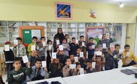 نوخوان‌های فیروزآبادی به دنیای کتاب و قصه قدم گذاشتند