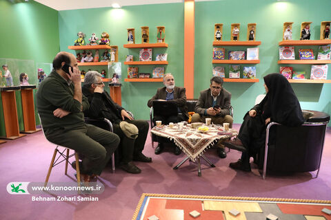 بازدید جمعی از مسئولان کانون از دهمین جشنواره ملی اسباب‌بازی