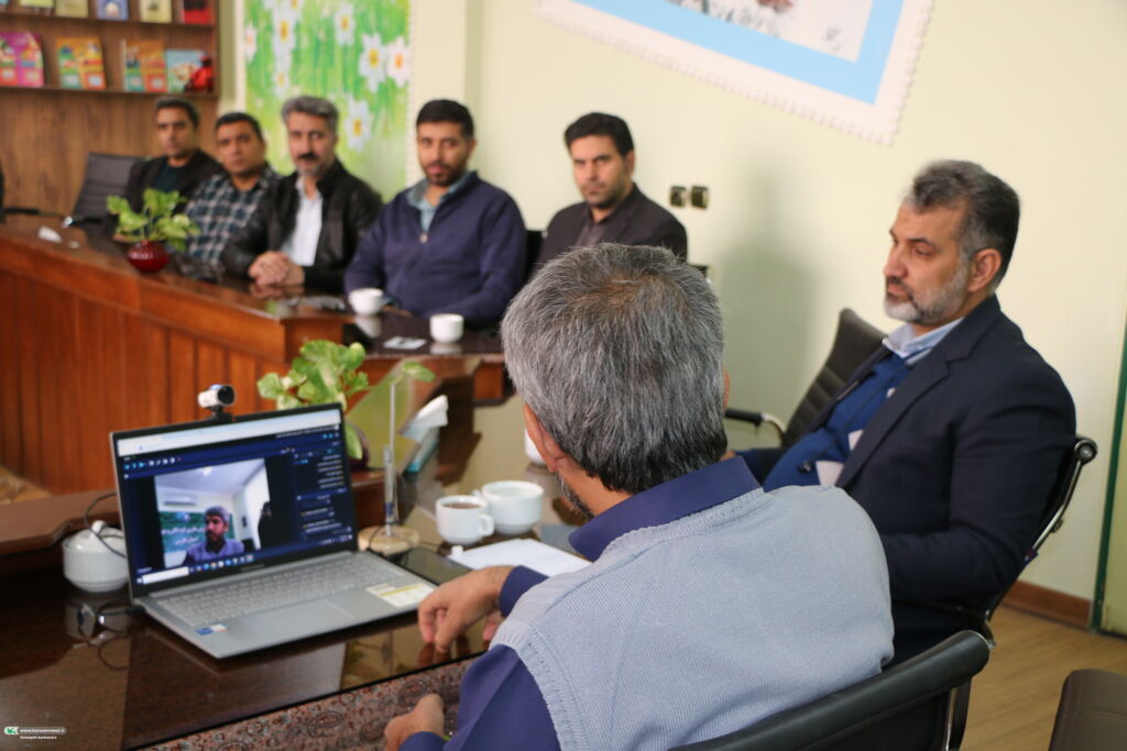 نشست تبیینی وقایع اخیر کشور با حضور مدیرکل کانون فارس