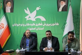 معیشت کارکنان اولویت کانون پرورش فکری است