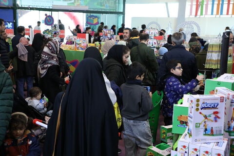 استقبال گسترده خانواده‌ها از دهمین جشنواره اسباب‌بازی در روزهای پایانی