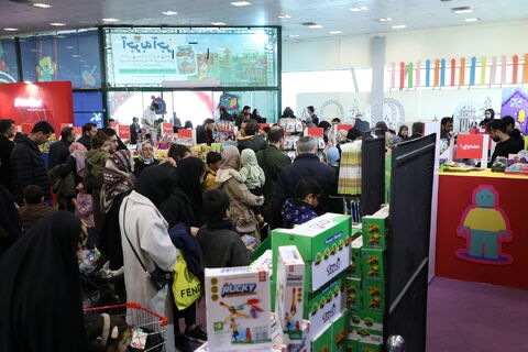 استقبال گسترده خانواده‌ها از دهمین جشنواره اسباب‌بازی در روزهای پایانی