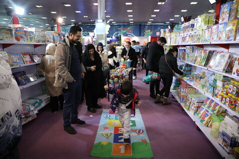 استقبال گسترده خانواده‌ها از دهمین جشنواره اسباب‌بازی در روزهای پایانی