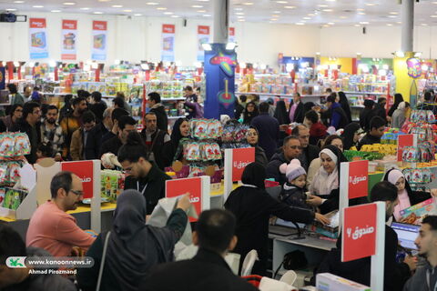 استقبال گسترده خانواده‌ها از دهمین جشنواره اسباب‌بازی در روزهای پایانی