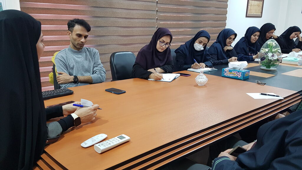 تبیین برنامههای دهه فجر در کانون کرمانشاه