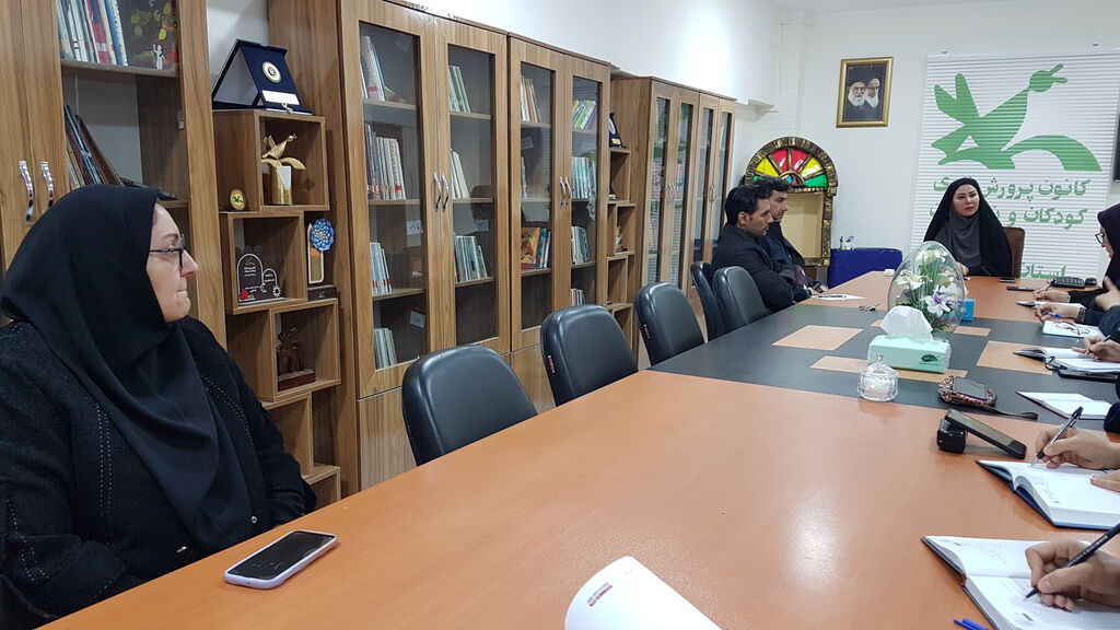 تبیین برنامههای دهه فجر در کانون کرمانشاه