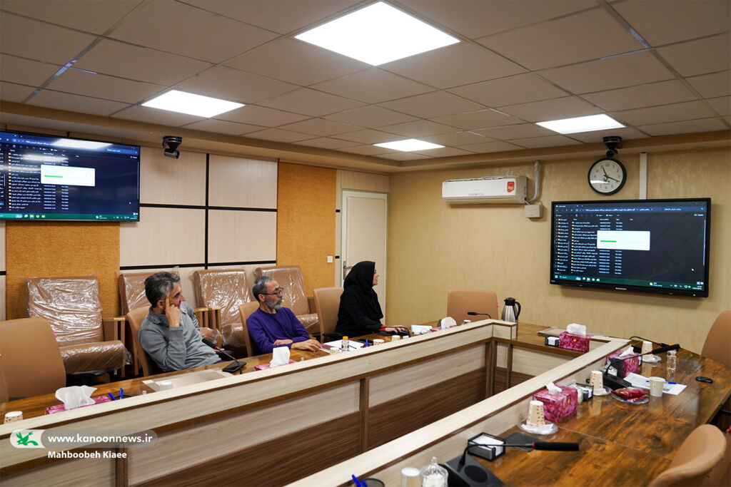 آثار دهمین دوسالانه ملی هنرهای تجسمی کانون داوری شد