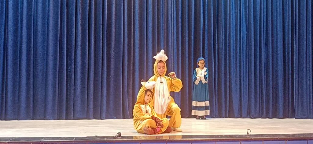 اجرای دو نمایش «مار در لانه موش» و «بزغاله باهوش» در مرکز شماره ۲ کانون کرمانشاه