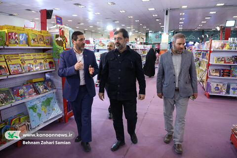 بازدید  استاندار قم در ردهمین جشنواره ملی اسباب‌بازی