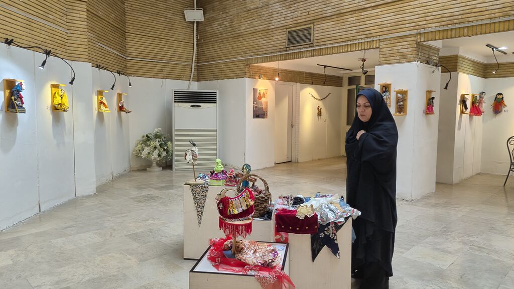 بازدید مدیرکل کانون گلستان از جشنواره اسباببازی