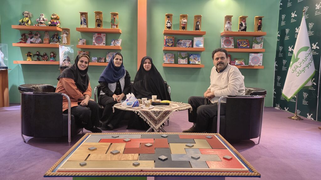 بازدید مدیرکل کانون گلستان از جشنواره اسباب‌بازی