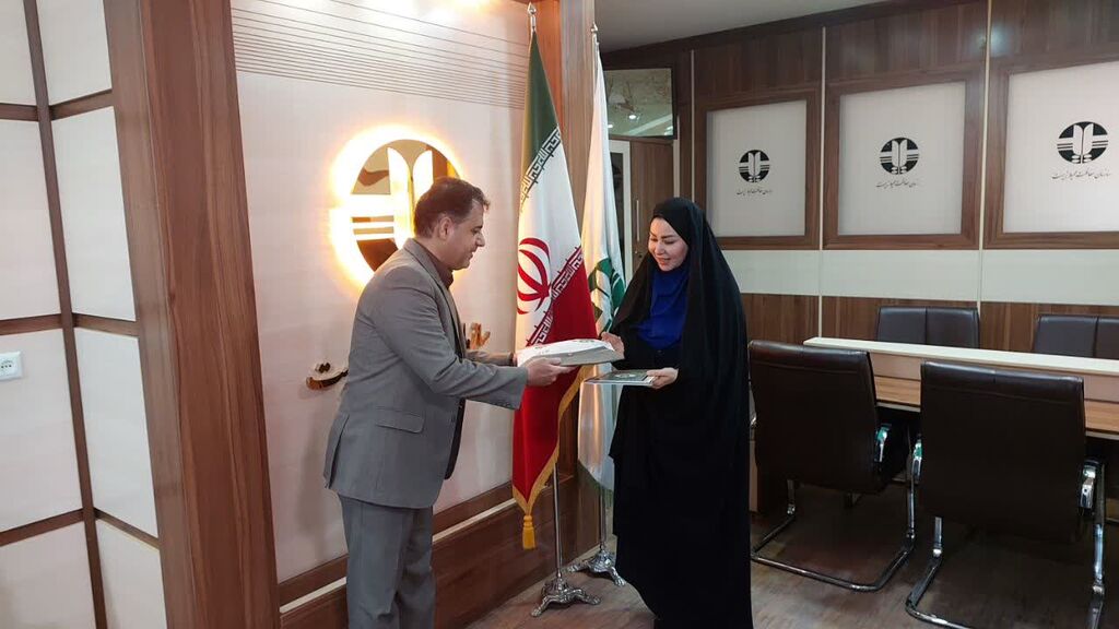 تفاهمنامه همکاری کانون کرمانشاه با سازمان حفاظت محیط زیست استان