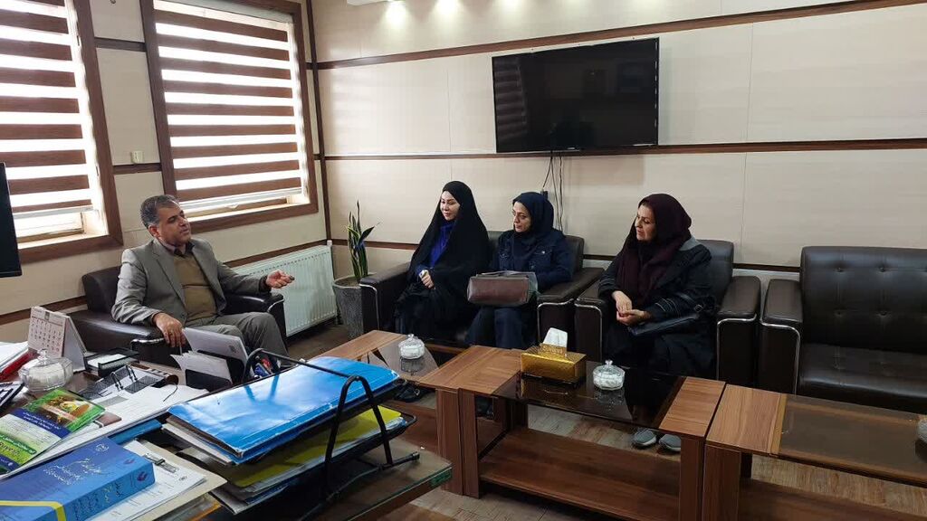 تفاهمنامه همکاری کانون کرمانشاه با سازمان حفاظت محیط زیست استان